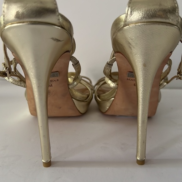 BADGLEY MISCHKA  Metallic gold platform, stiletto straps heels. Size 9.5 - Picture 9 of 11